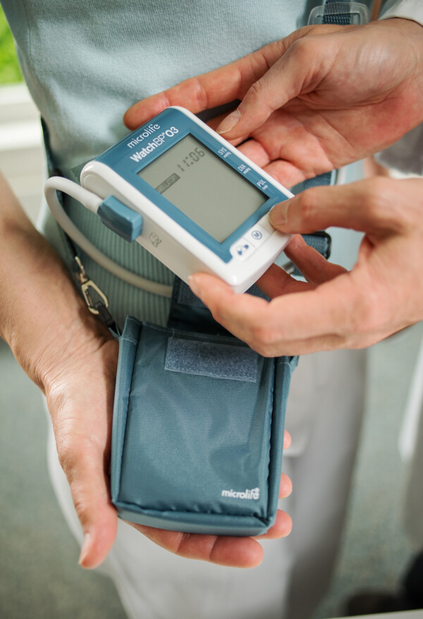 Health Management and Leadership Portal, Automatic blood pressure monitor  / electronic / wrist BP 3BU1-3 Microlife
